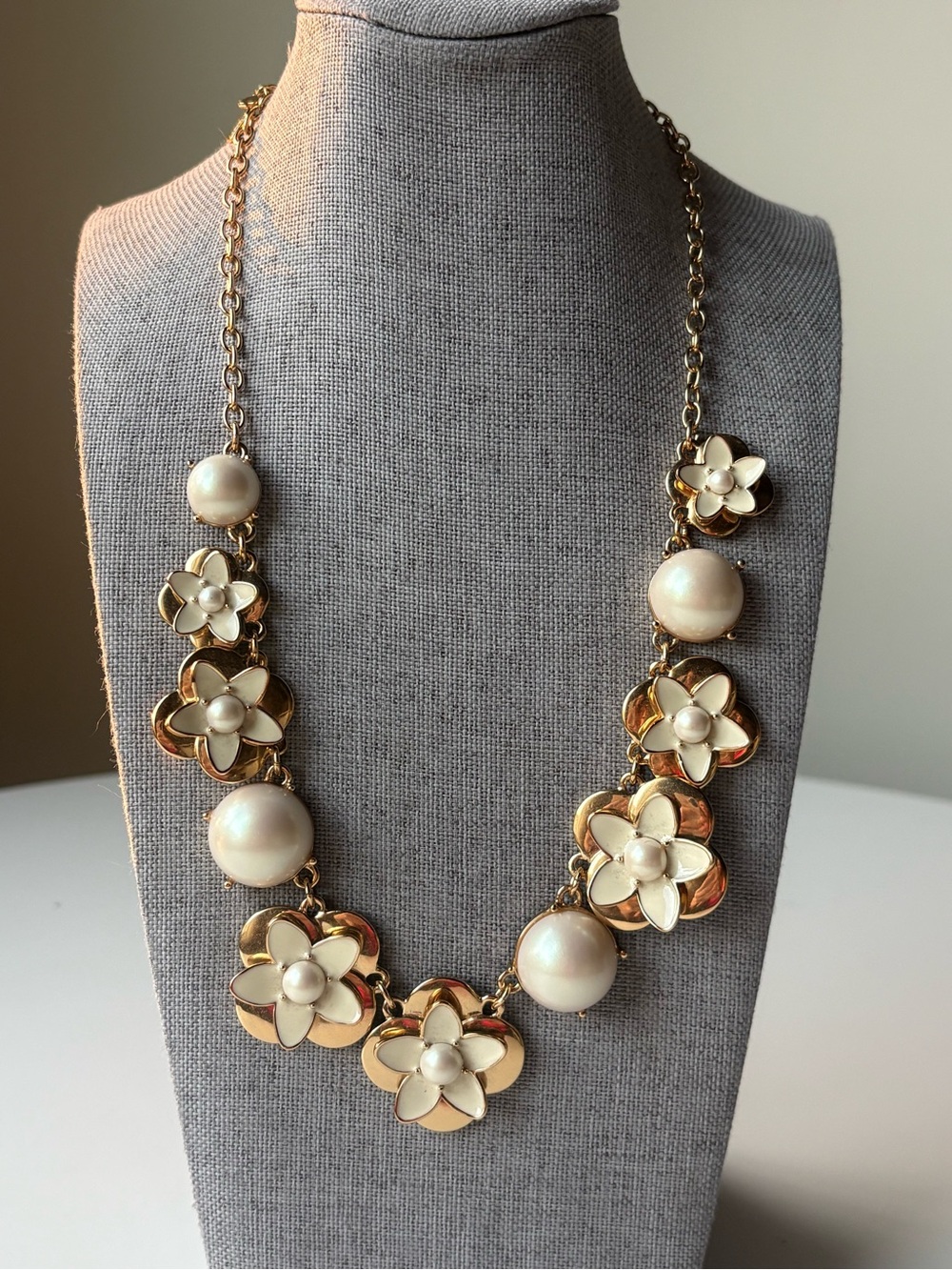 Kate Spade New York "Window Bouquet" statement necklace Pearls Romantic wedding